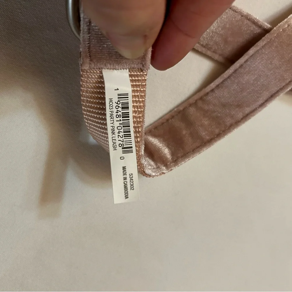 4 ft Velvet Pink Dog Leash - Picture 5 of 5